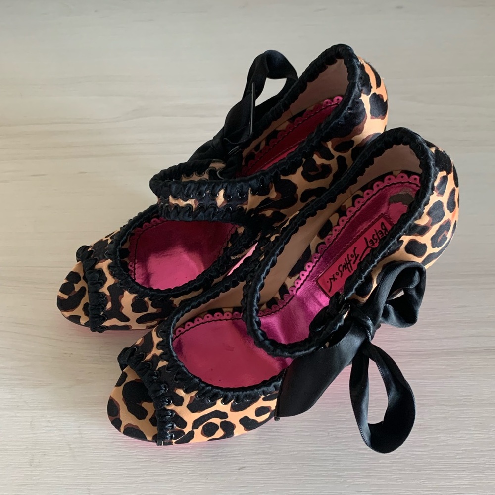 🎉Host Pick🎉 Women’s Betsey Johnson Heels